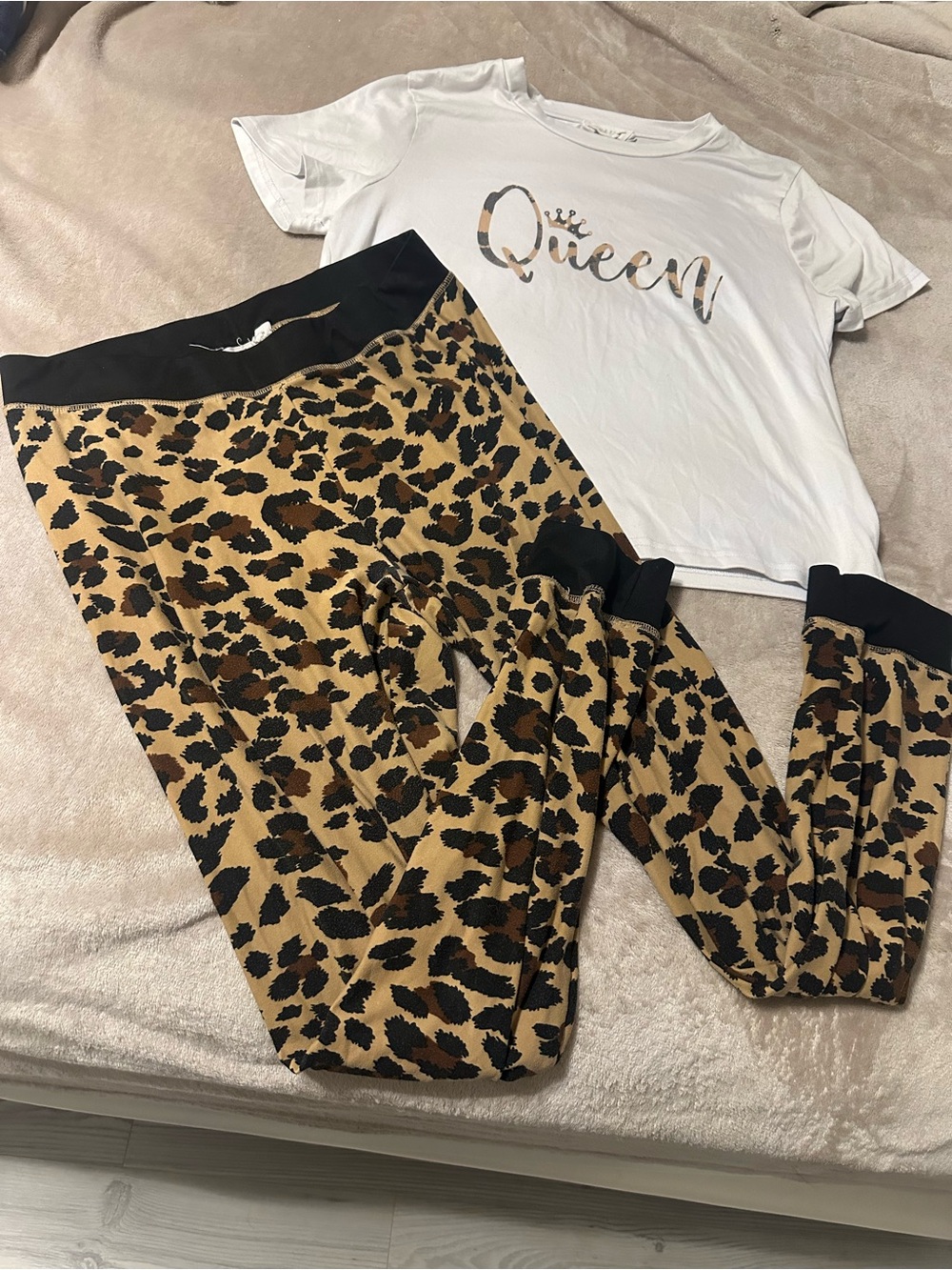 Size Large Leopard Print Pajama Set with 'Queen' Tee - White & Brown